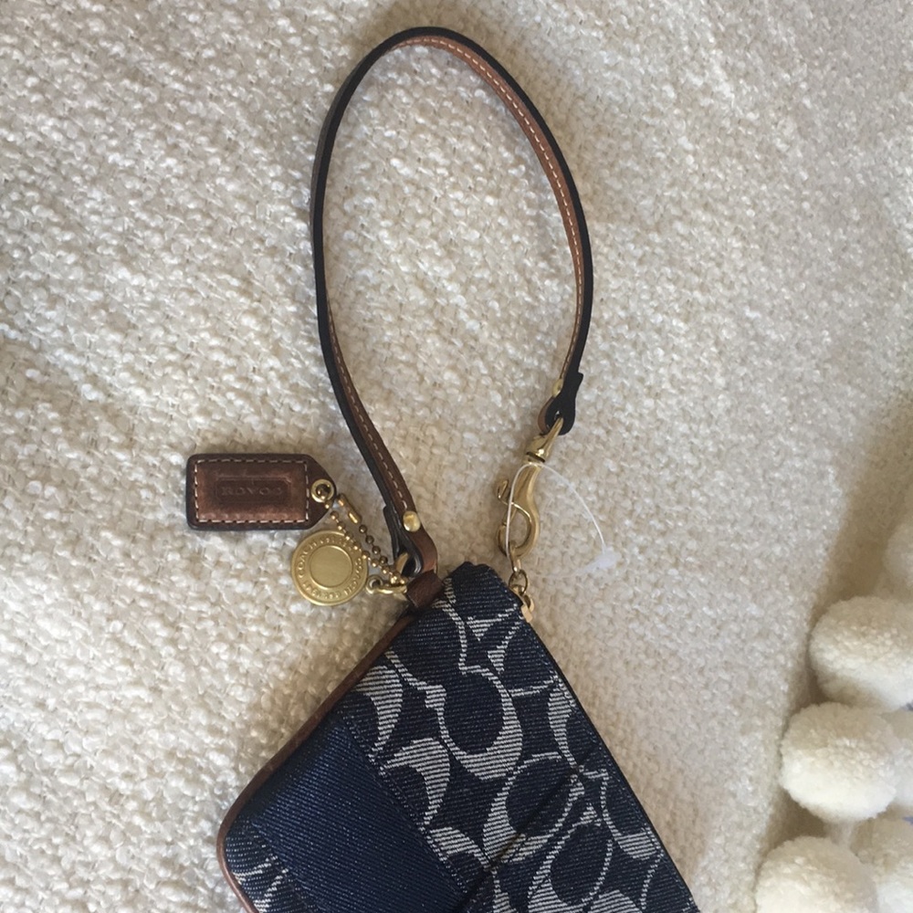 Coach Poppy jeans and leather small bag - Picture 4 of 7